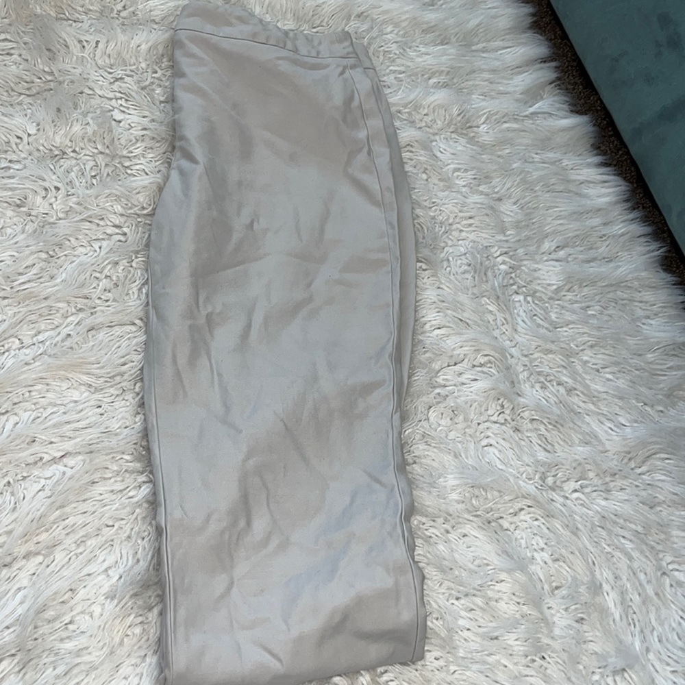 Woman size 6 petite Pants.